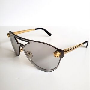 VERSACE Aviator Sunglasses Gold Medusa Logo Gray Lenses Great Condition Unisex